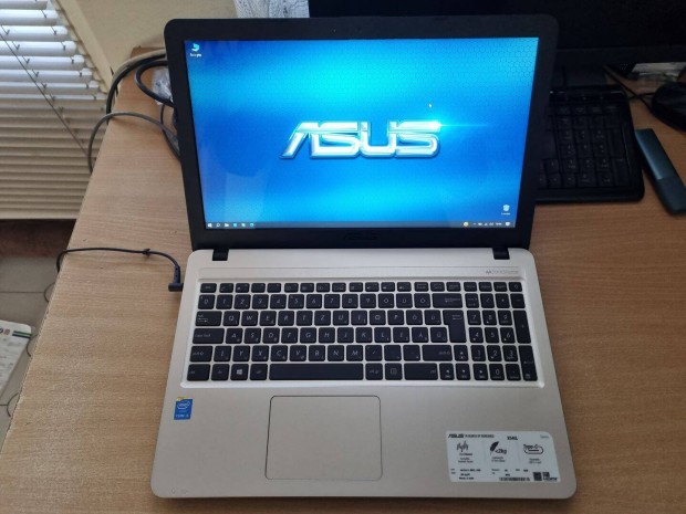 Asus Vivobook X540LA Laptop [4x2,0Ghz/4GB/SSD/W10]